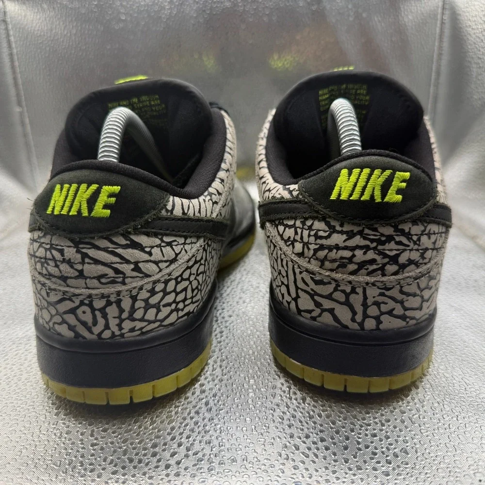 Size 8.5 Nike SB‎ Dunk Low Premium QS Silver Mens Athletic Sneakers 504750-017